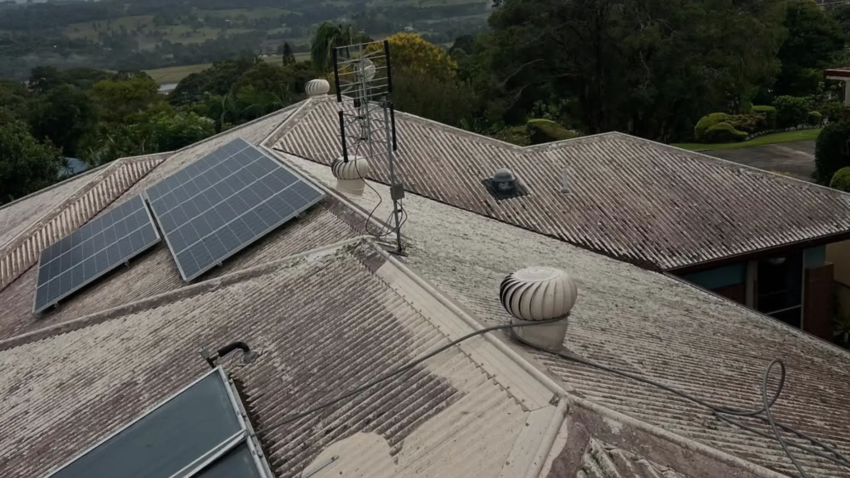 Can You Clean a Roof in Winter?