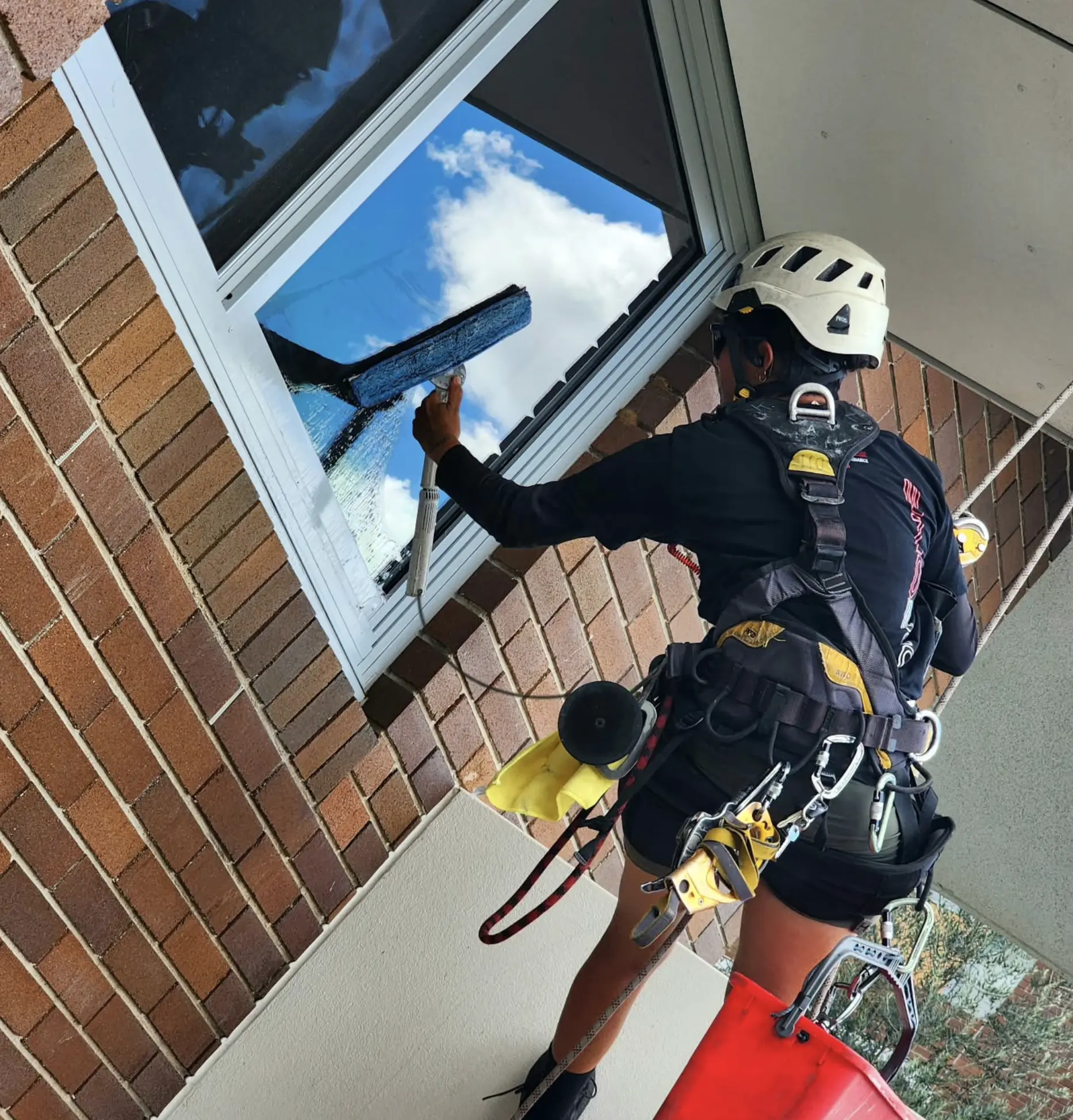 Salon Chloe | Is cleaning skyscraper windows safe? High Rise Window Cleaning