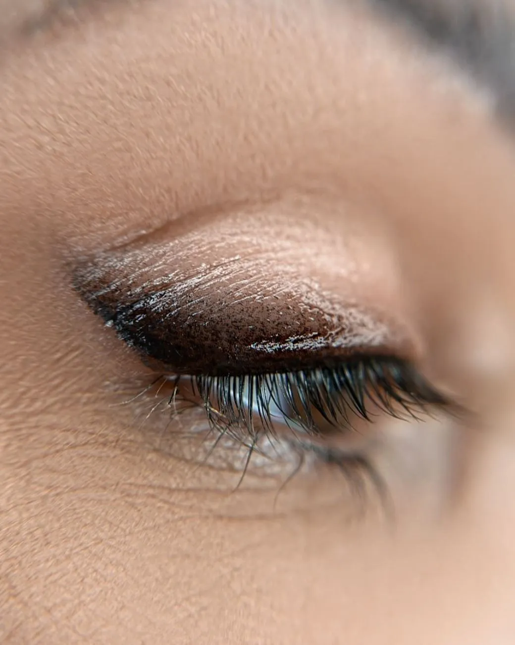 Salon Chloe | How Long Do Eyes Stay Swollen After Permanent Eyeliner? Red Flags to Watch For