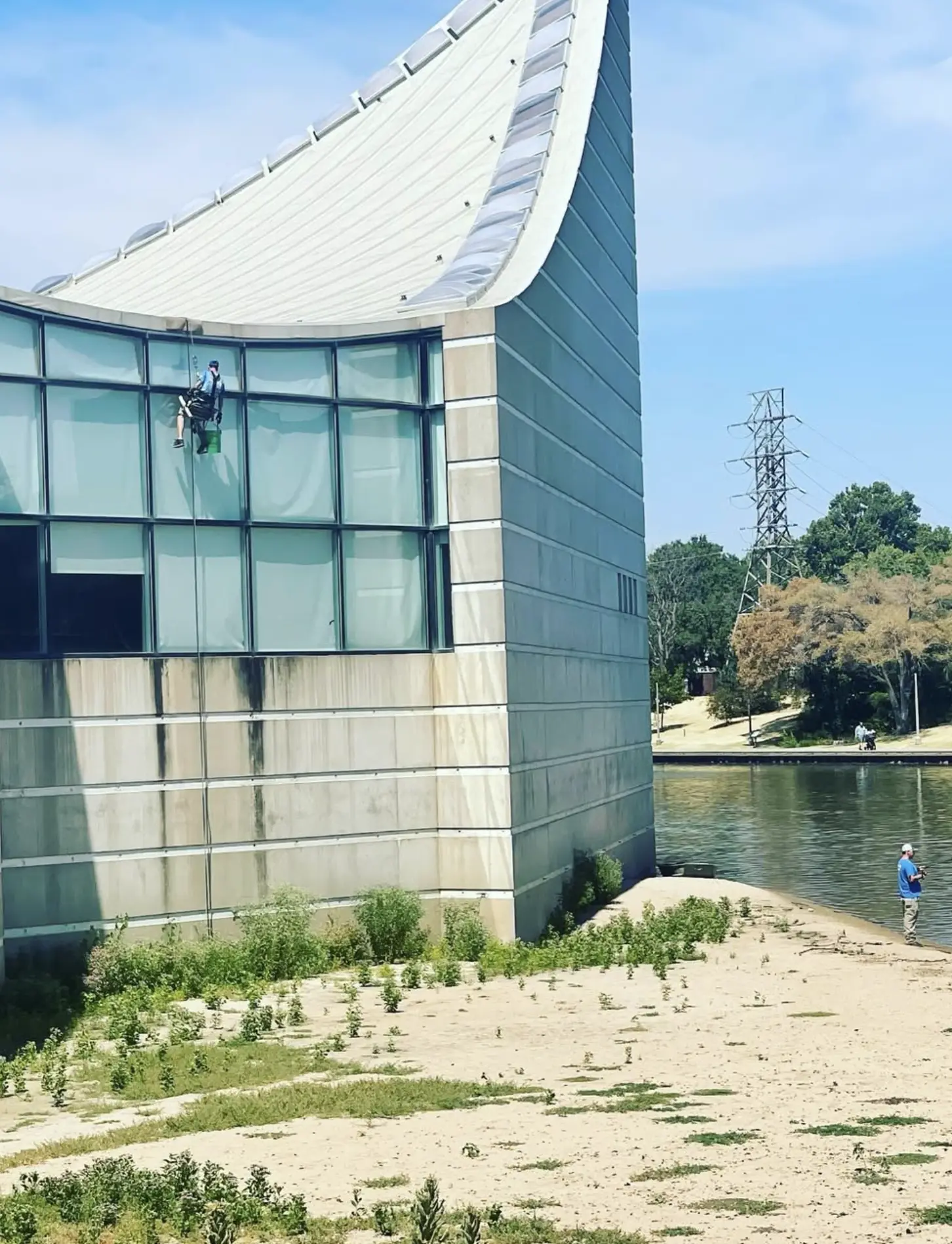 Salon Chloe | Is cleaning skyscraper windows safe? Rope Access Window Cleaning