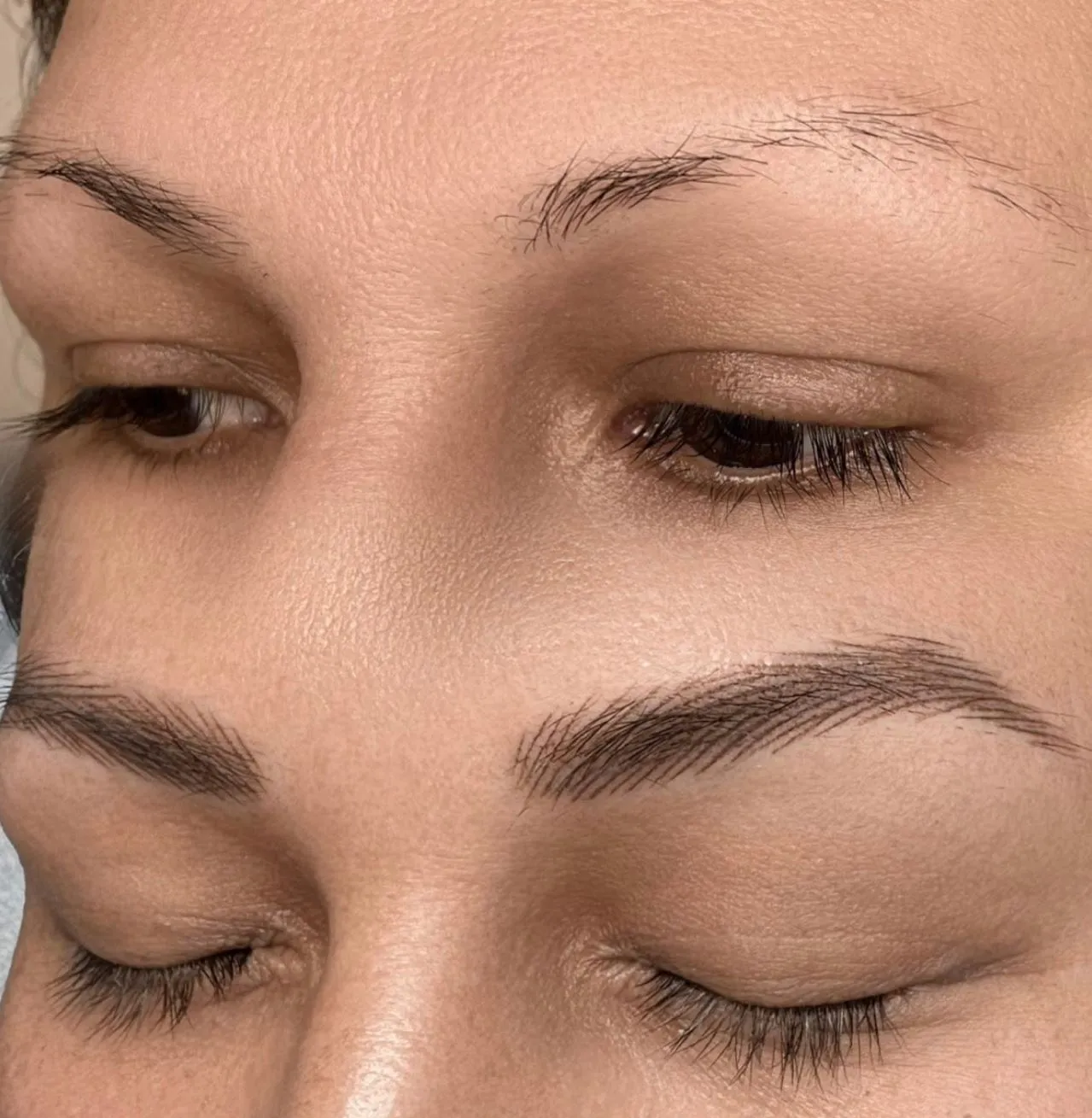 Salon Chloe | What Are the Toughest Days After Eyebrow Microblading? Why the First Week Feels Like a Brow Drama