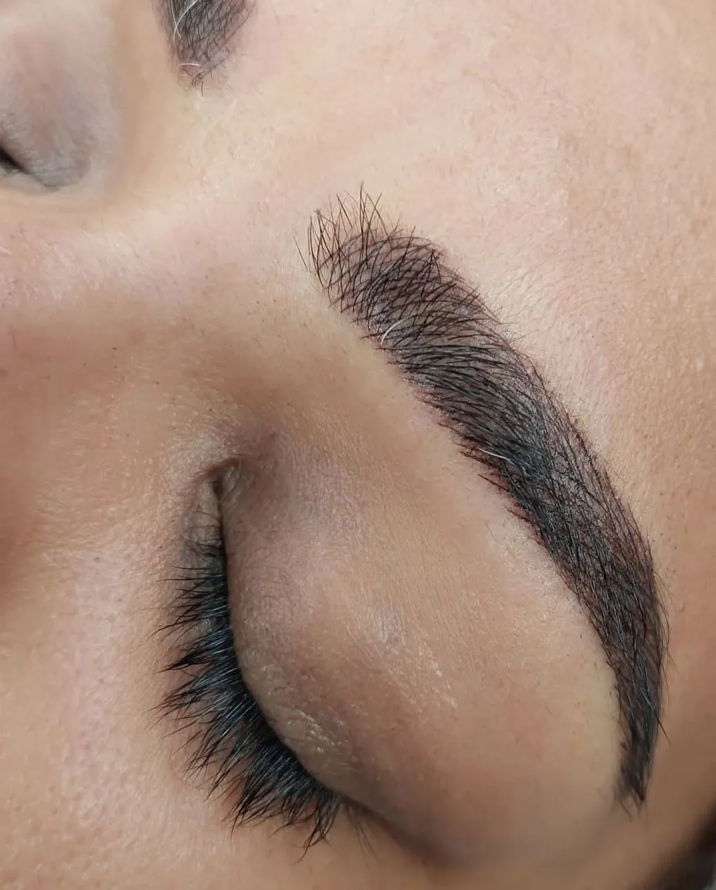 Salon Chloe | What Are the Toughest Days After Eyebrow Microblading? microblading eyebrows